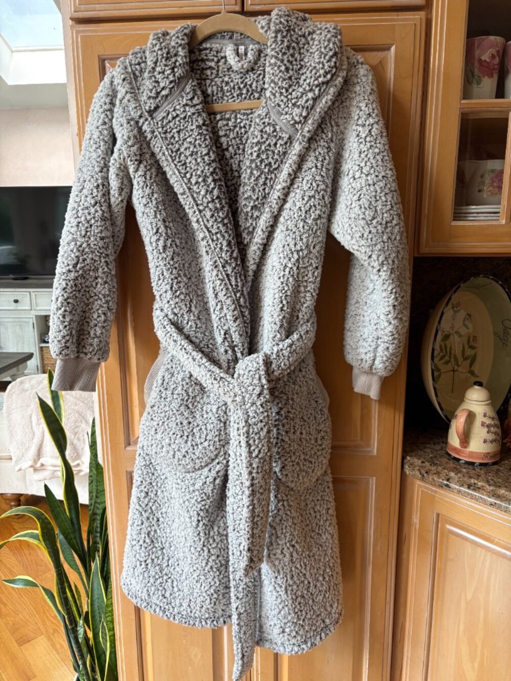 Pottery Barn Light Gray Sherpa Belted Women's Robe Cuddly Soft Fleece Size S